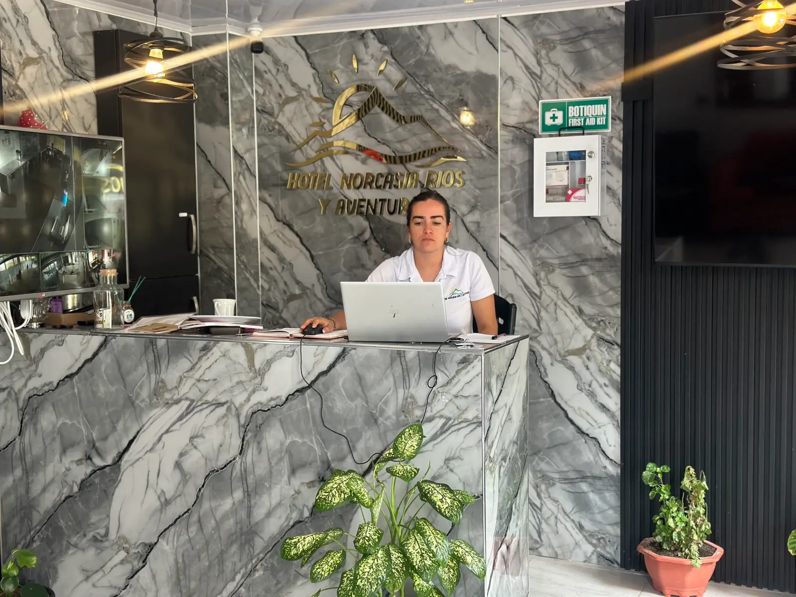 Recepción del Hotel Norcasia Ríos y Aventuras en Norcasia, Caldas